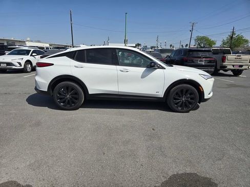 New 2026 Buick Envista Sport Touring image 4