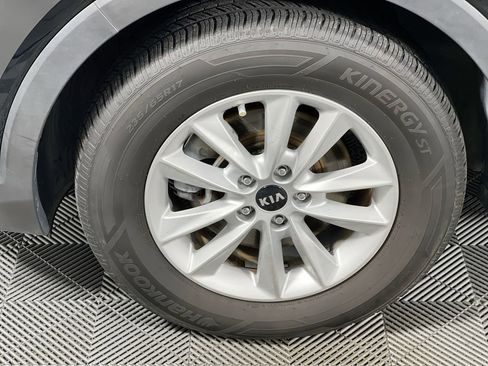 Used 2020 Kia Sorento LX w/ LX I4 Convenience Package image 11