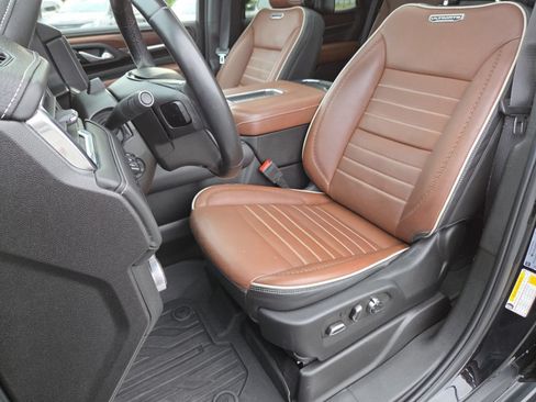 Used 2023 GMC Yukon Denali Ultimate AWD/4WD image 33
