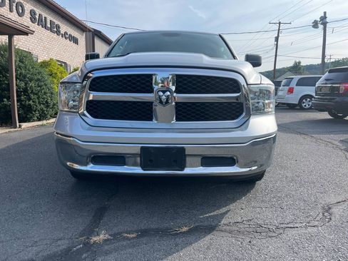 Used 2016 RAM 1500 Classic SLT AWD/4WD image 3