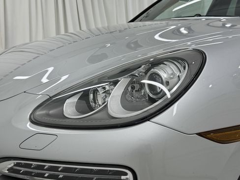 Used 2013 Porsche Cayenne AWD/4WD image 17