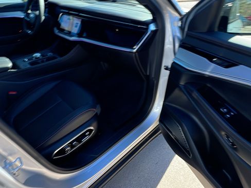 Used 2024 Jeep Wagoneer Launch Edition image 21