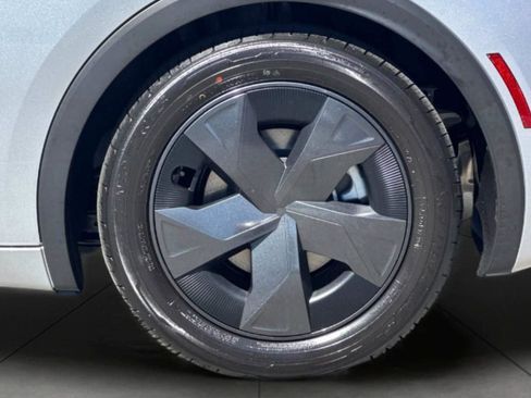 New 2026 Toyota Prius Plug-In Hybrid FWD image 30