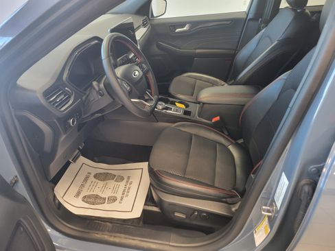 Used 2024 Ford Escape ST-Line w/ Tech Pack #1 AWD/4WD image 8