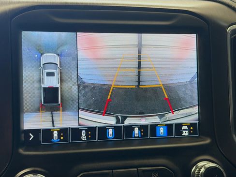 Used 2021 GMC Sierra 1500 AT4 w/ AT4 Premium Package image 16