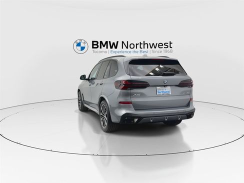 New 2026 BMW X5 xDrive40i w/ M Sport Package AWD/4WD image 13