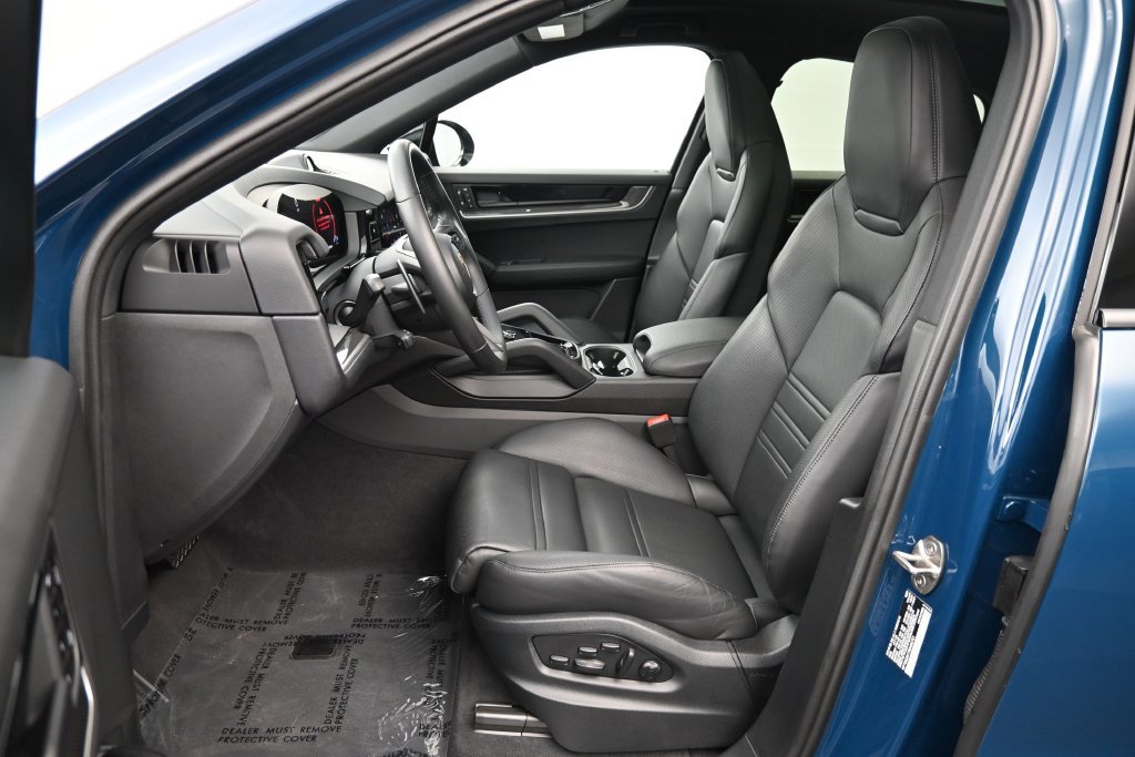 Certified 2024 Porsche Cayenne Coupe AWD/4WD image 10