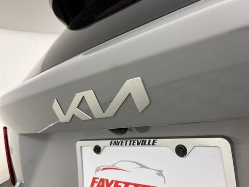 Used 2023 Kia Sorento X-Line EX image 3