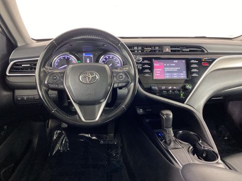 Used 2018 Toyota Camry SE w/ Moonroof Package FWD image 39