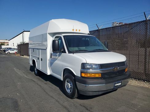 New 2025 Chevrolet Express 3500 w/ Power Convenience Package image 3