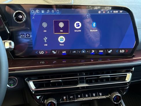New 2026 Chevrolet Traverse Z71 w/ Enhanced Driving Package AWD/4WD image 21