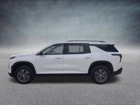 Used 2025 Chevrolet Traverse LT FWD image 7