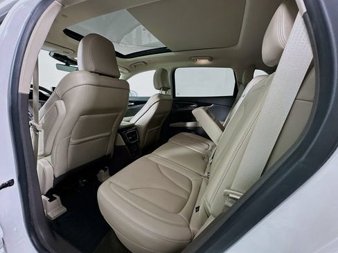 Used 2022 Lincoln Nautilus Reserve w/ Equipment Group 201A FWD image 4