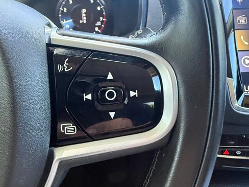 Used 2018 Volvo XC90 T6 Momentum w/ Convenience Package AWD/4WD image 27