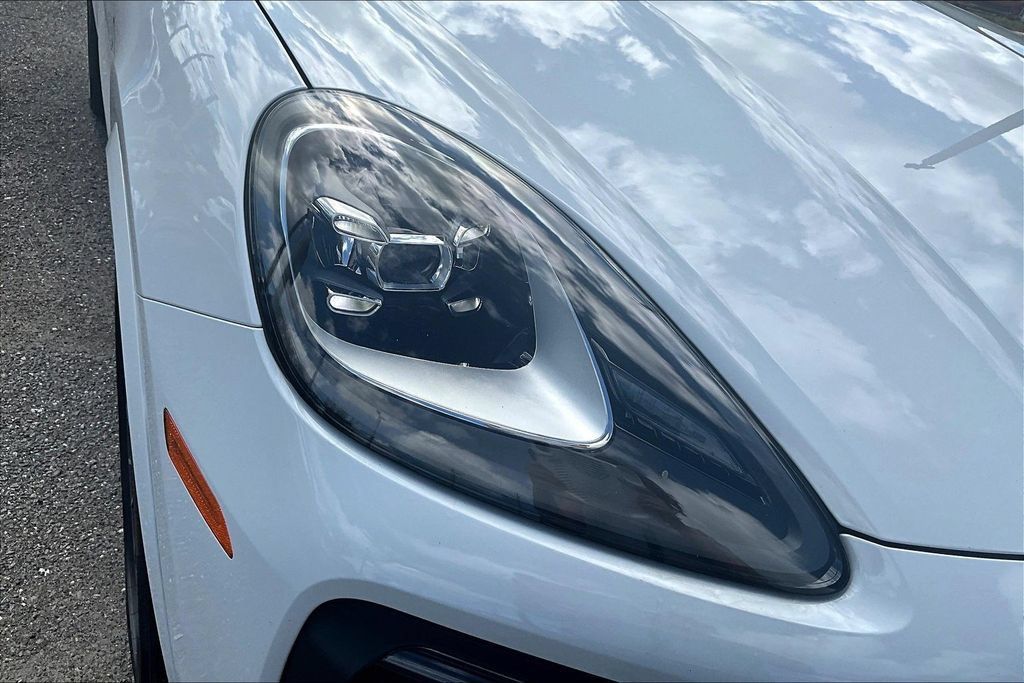 Used 2021 Porsche Cayenne Coupe AWD/4WD image 31