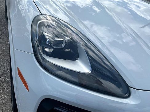 Used 2021 Porsche Cayenne Coupe AWD/4WD image 31