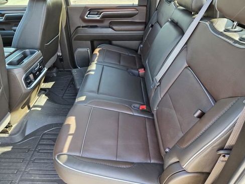 Used 2024 GMC Sierra 2500 Denali w/ Denali Reserve Package AWD/4WD image 33