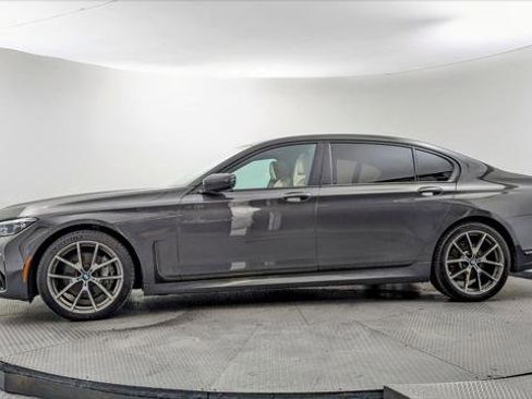 Used 2021 BMW 740i xDrive w/ Autobahn Package image 3