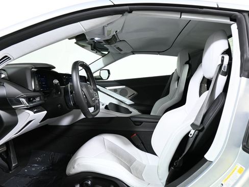 Used 2021 Chevrolet Corvette Stingray Premium Conv w/ Z51 Performance Package image 3