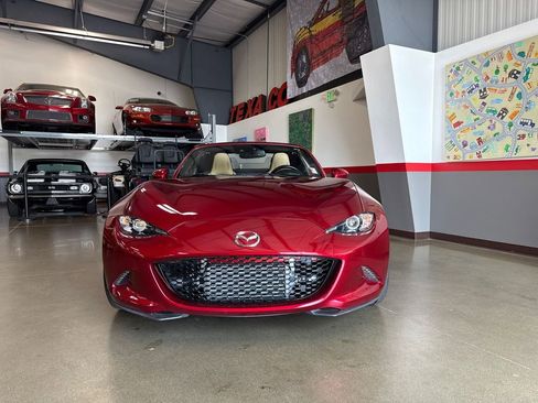 Used 2019 MAZDA MX-5 Miata RF Grand Touring w/ Interior Package image 53