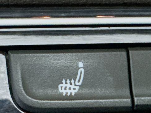 Used 2018 Volkswagen Atlas SEL w/ R-Line Package AWD/4WD image 25