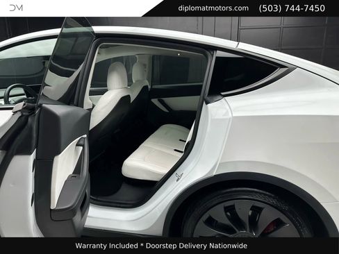 Used 2022 Tesla Model Y Performance image 20