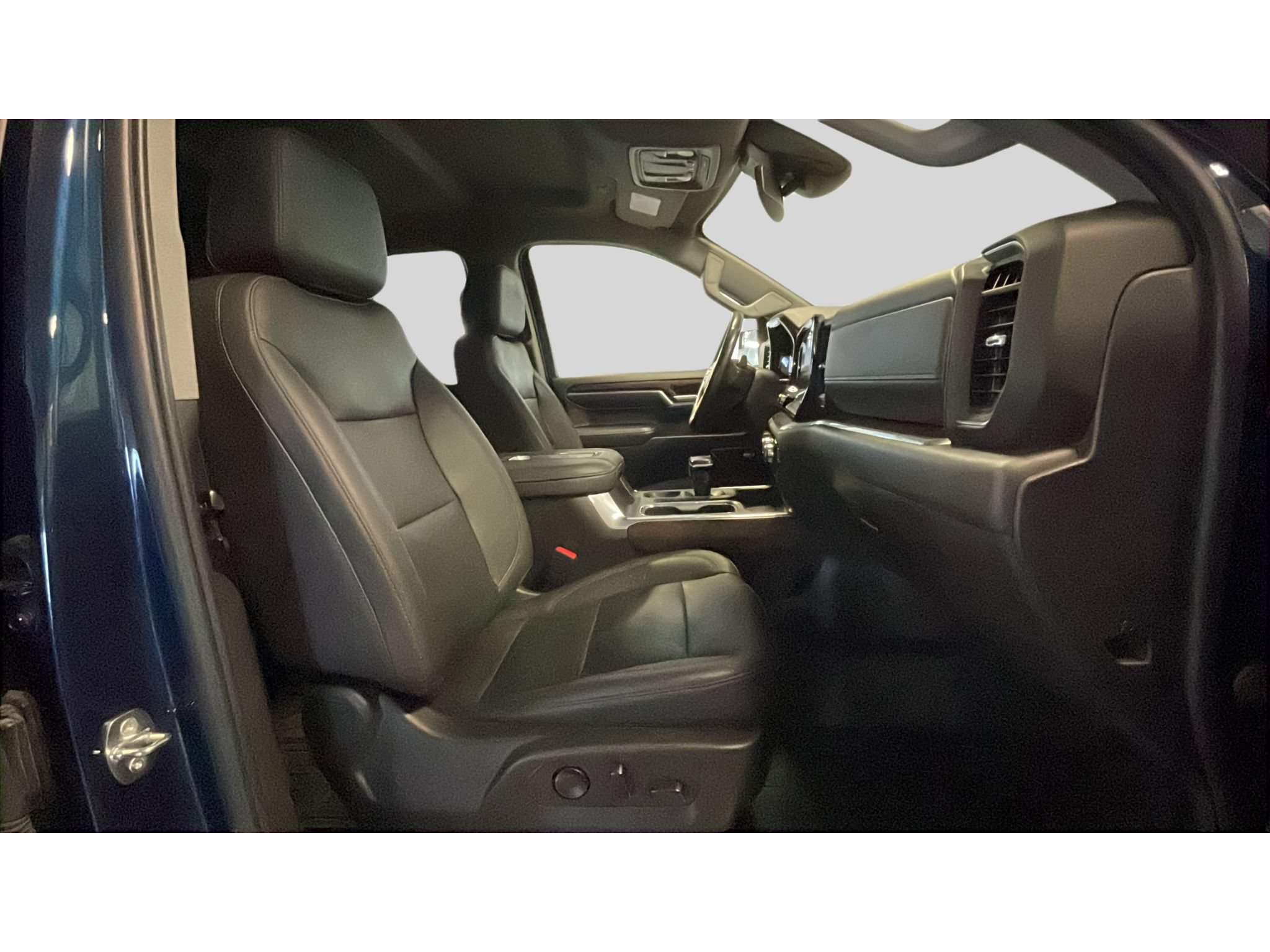 Used 2022 GMC Sierra 1500 SLT w/ SLT Premium Package AWD/4WD image 15