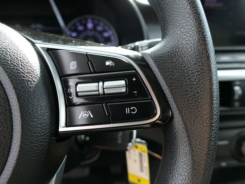 Used 2022 Kia Forte LXS image 16