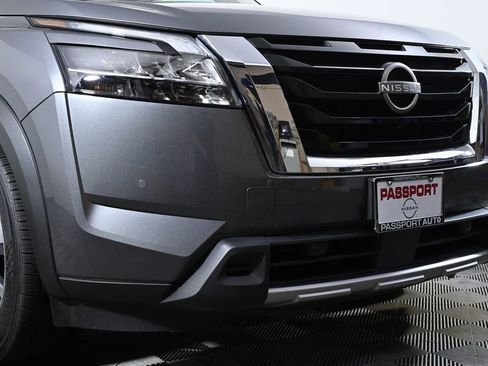 Certified 2024 Nissan Pathfinder SL image 5