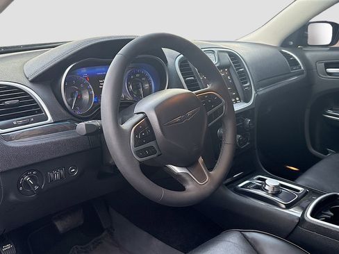 Used 2023 Chrysler 300 Touring L w/ Popular Equipment Group image 9