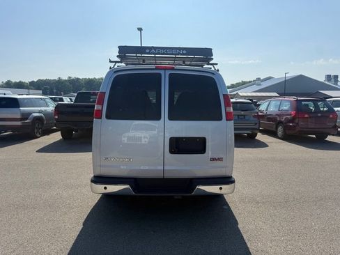 Used 2017 GMC Savana 2500 RWD image 7