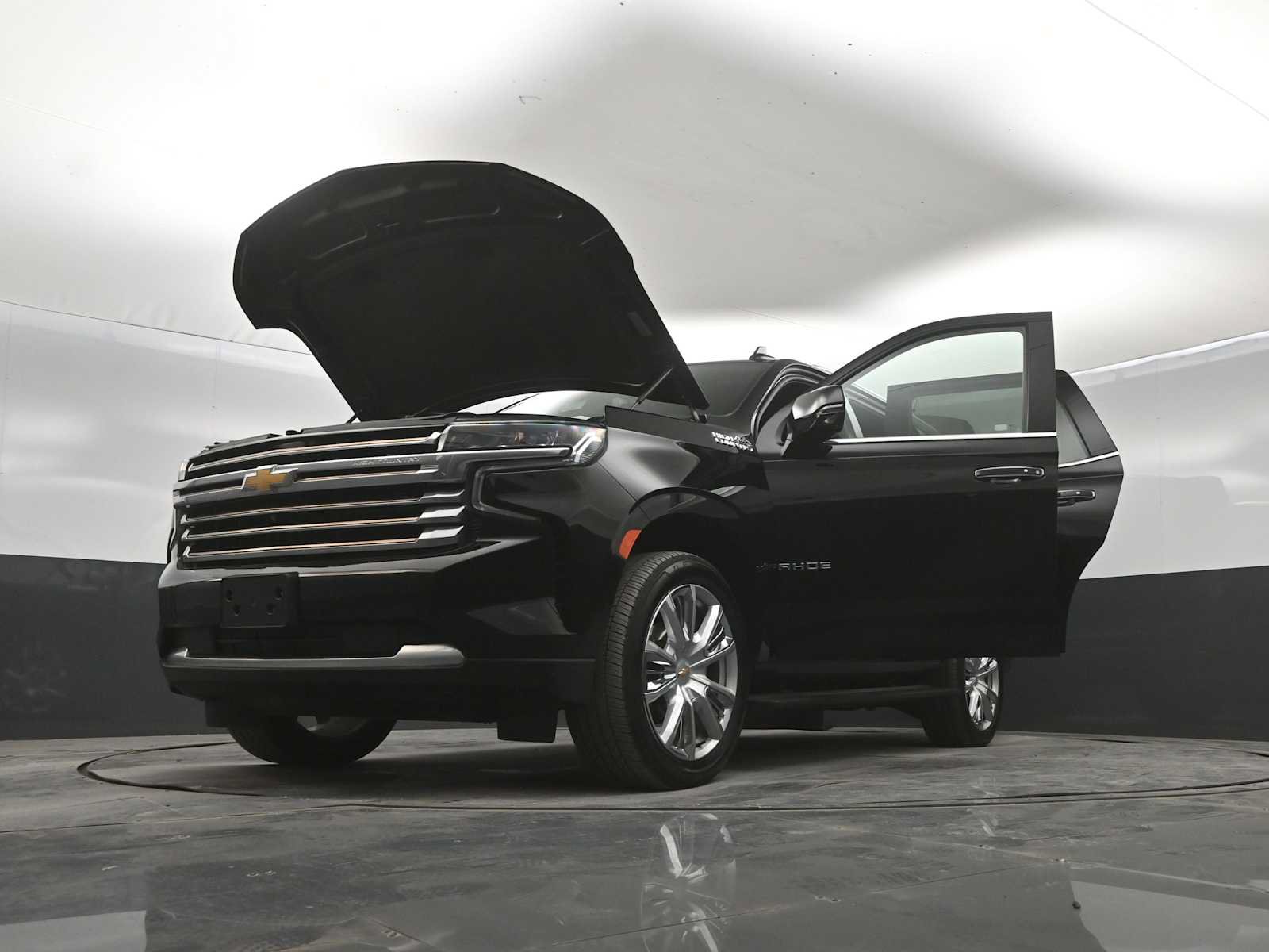 Used 2024 Chevrolet Tahoe High Country w/ Premium Package AWD/4WD image 46