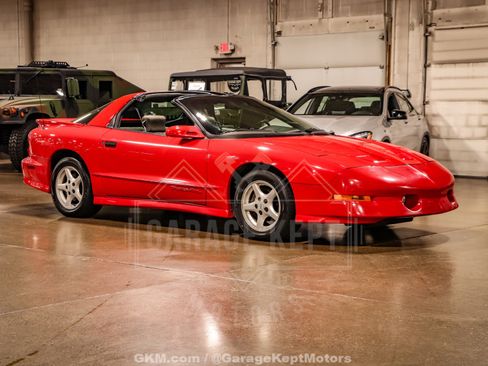 Used 1995 Pontiac Firebird Formula RWD image 16