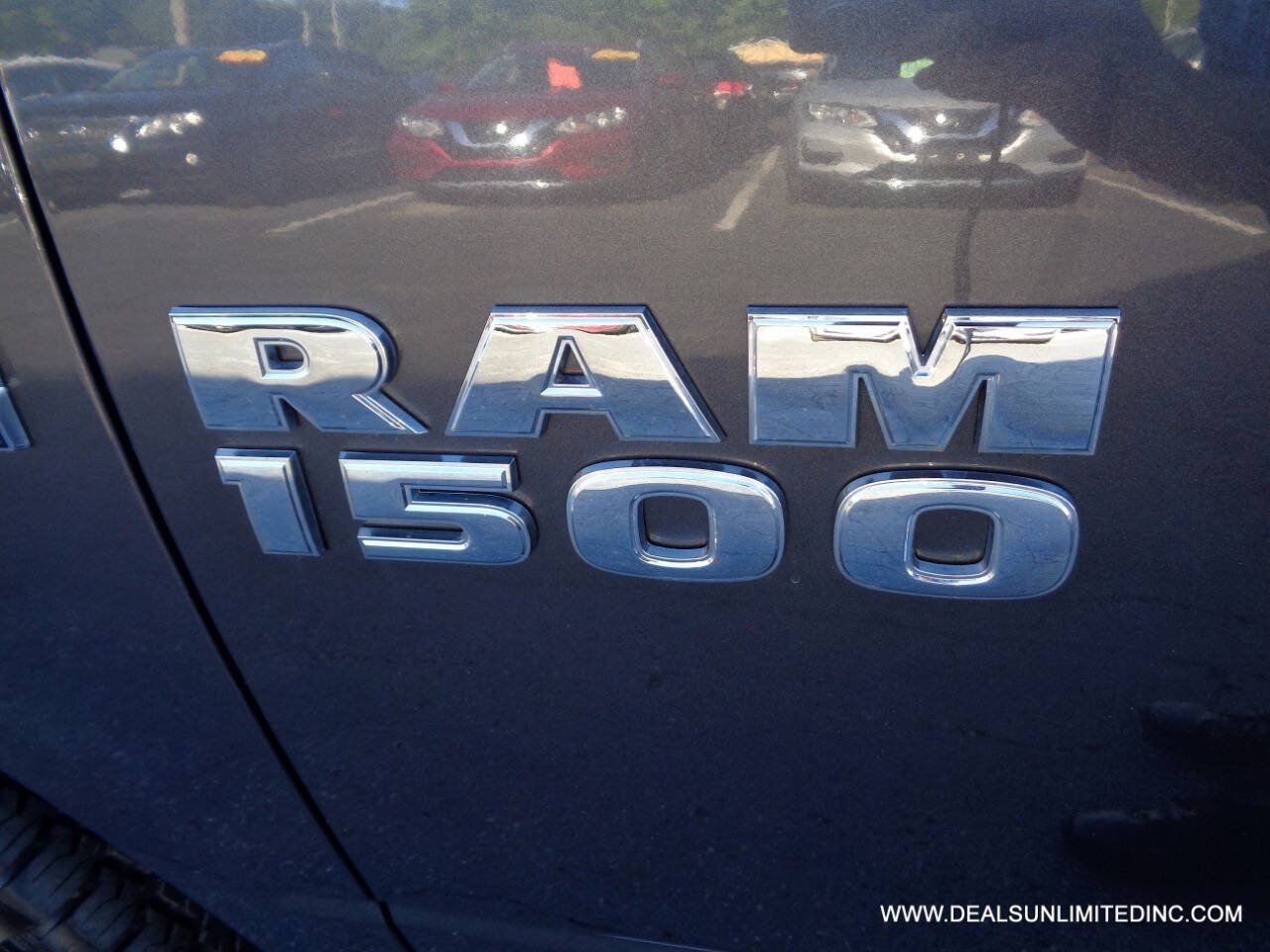Used 2018 RAM 1500 ST w/ SXT Appearance Group AWD/4WD image 5