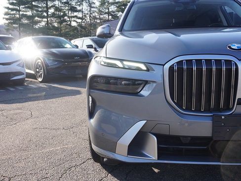 Used 2025 BMW X7 xDrive40i w/ Premium Package image 18