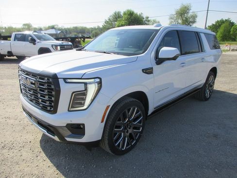 New 2026 GMC Yukon XL Denali Ultimate image 9