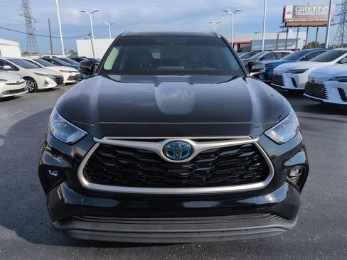 Used 2022 Toyota Highlander XLE FWD image 8