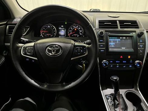 Used 2015 Toyota Camry SE image 19