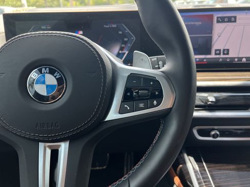 Used 2025 BMW X7 M60i AWD/4WD image 20