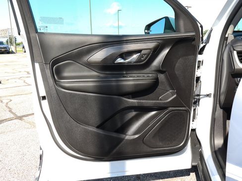 Used 2024 GMC Terrain SLE FWD image 13