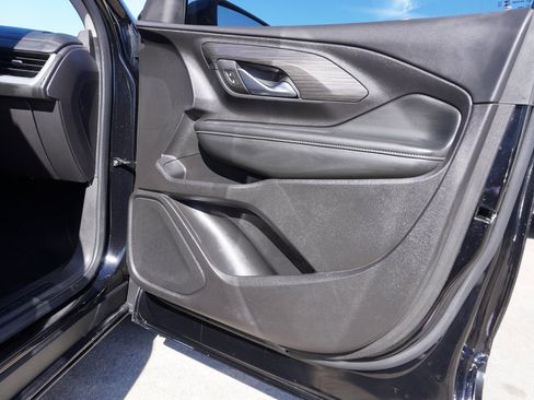 Used 2024 GMC Terrain SLE w/ Driver Convenience Package image 26