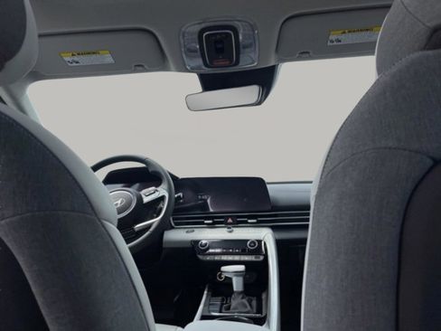 New 2025 Hyundai Elantra Limited image 37