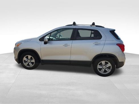 Used 2021 Chevrolet Trax LT FWD image 11