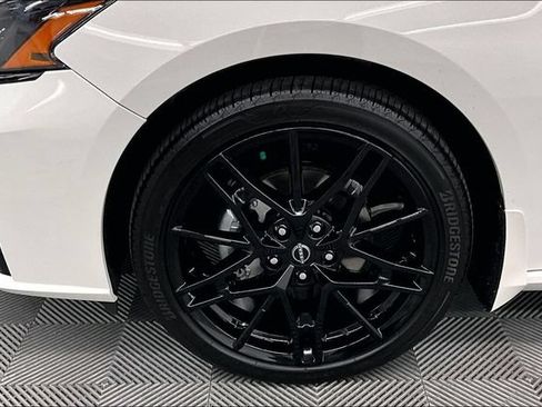 New 2026 Nissan Altima 2.5 SR w/ SR Midnight Edition Package FWD image 12