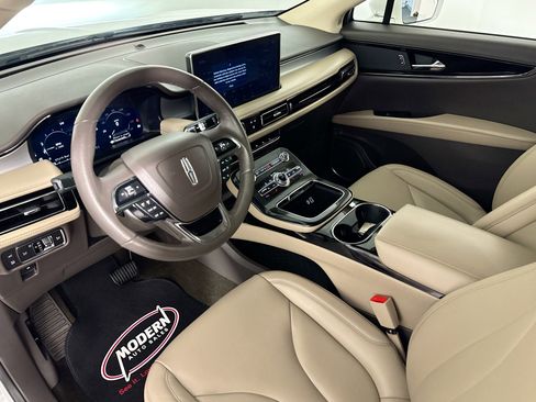 Used 2022 Lincoln Nautilus AWD w/ Premium Package image 15