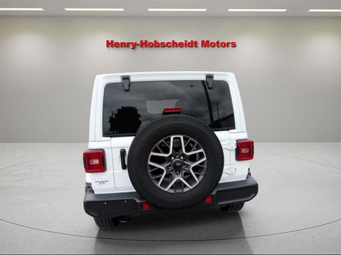 Used 2024 Jeep Wrangler Unlimited Sahara image 2