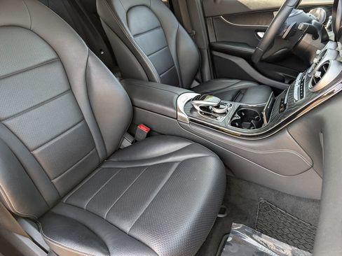 Used 2017 Mercedes-Benz GLC 300 4MATIC Coupe image 23