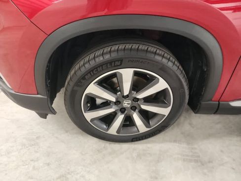 Used 2025 Honda Pilot Touring image 10