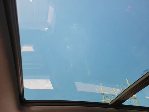 Used 2021 Volkswagen Atlas Cross Sport SE w/ Panoramic Sunroof Package image 30