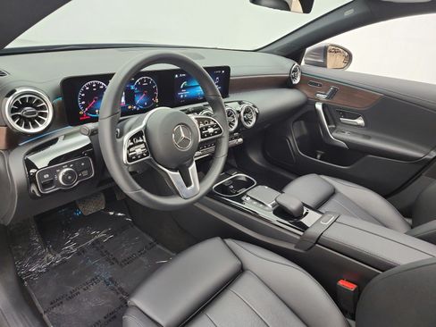 Used 2023 Mercedes-Benz CLA 250 image 12